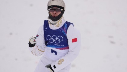 kaiyun-最强夫妻！徐梦桃丈夫王心迪险胜，为中国代表团夺得第四金